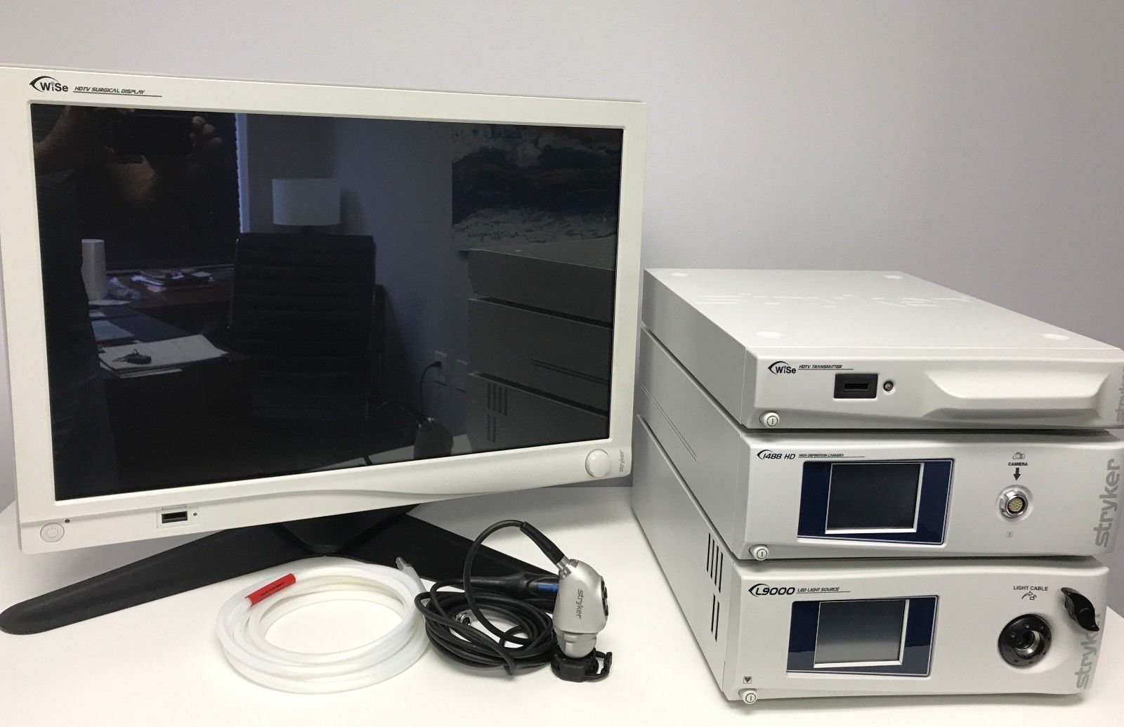Stryker 1488 HD camera with insafulator and monitor